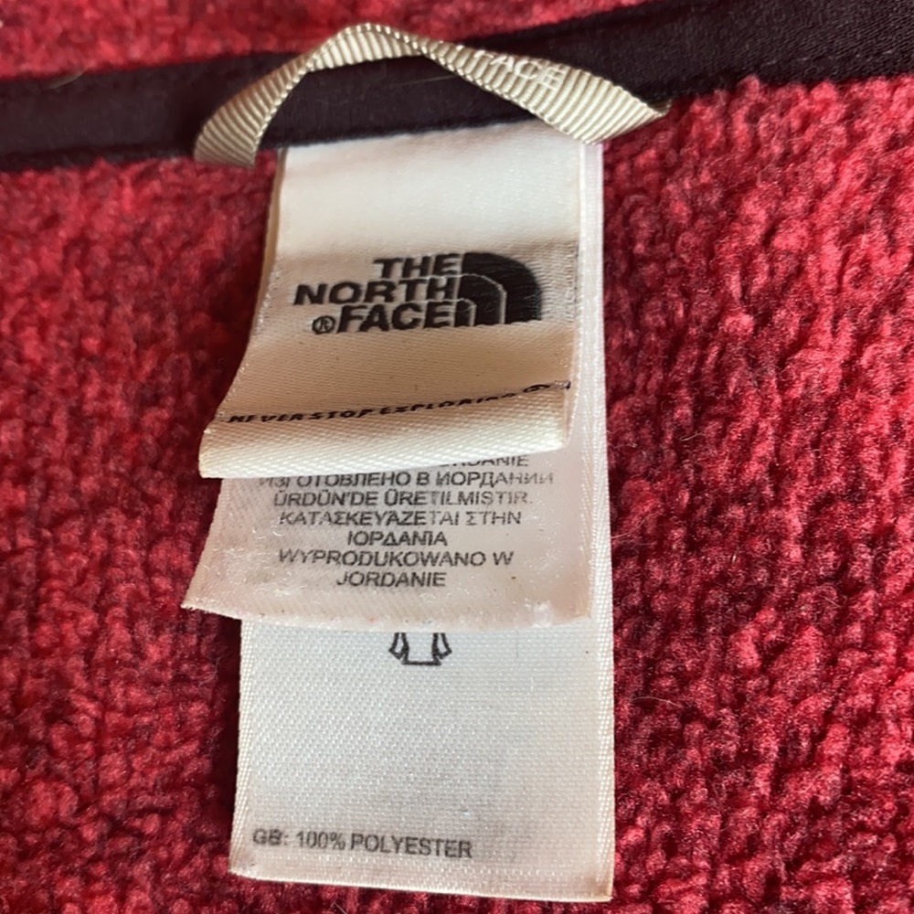 Red north face jacket - Picture 2 of 3
